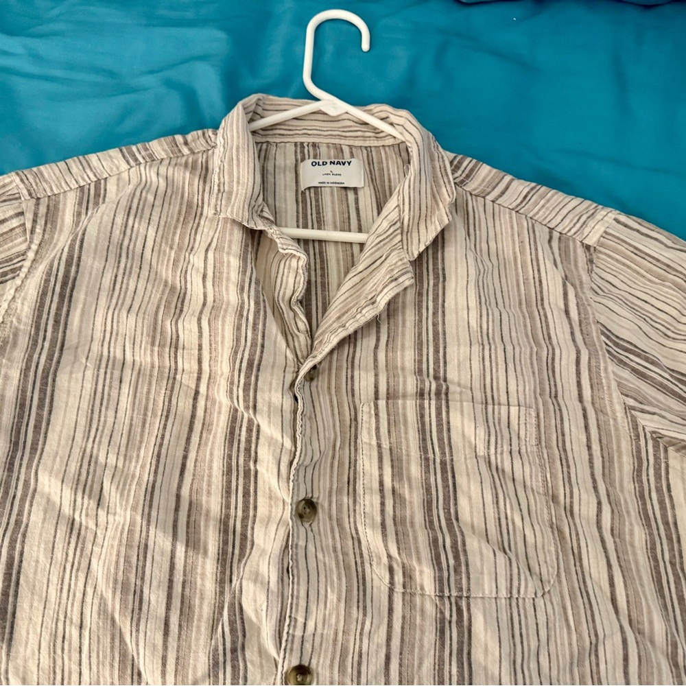 Old Navy Men’s Linen Short Sleeve Striped Button Down.